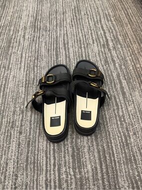 Sandalias